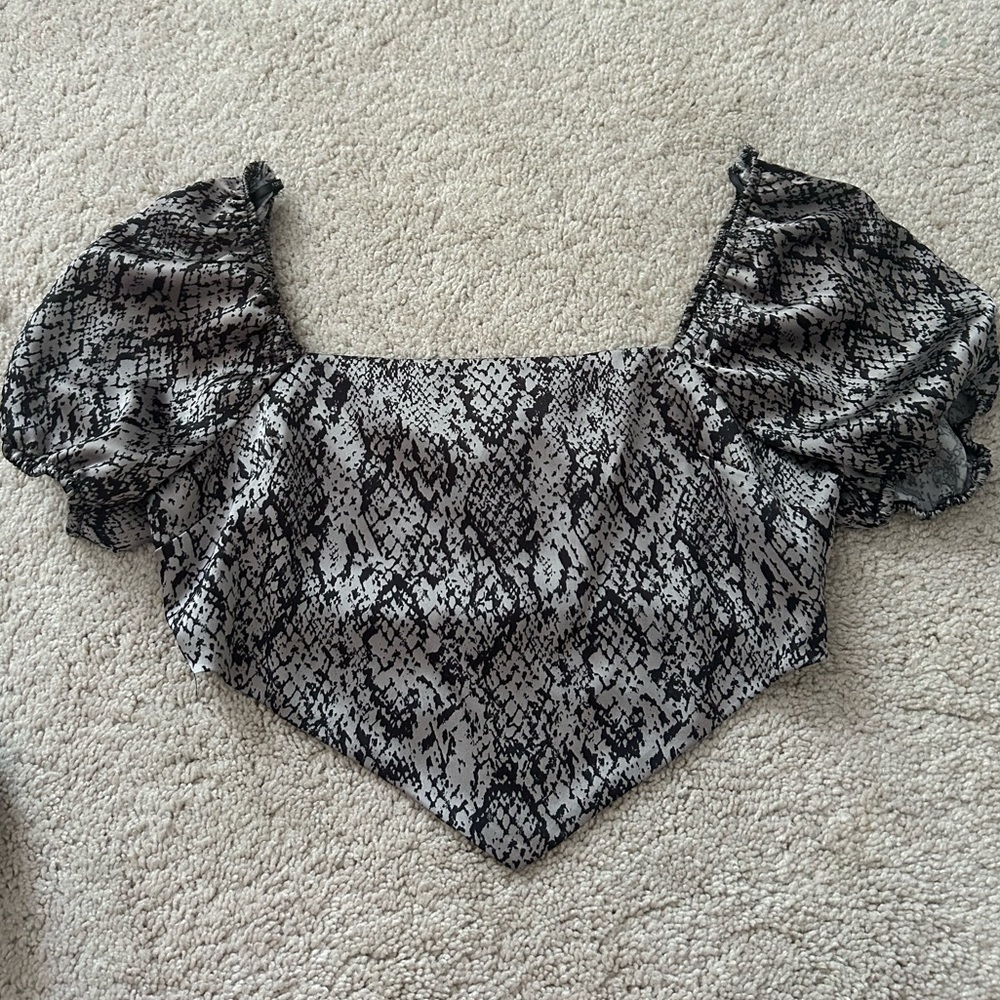 Forever21 Envelope Crop stop